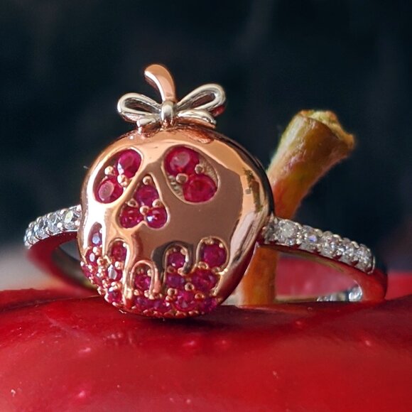 Disney Villians Snow White Poison Apple Ring, 925 Sterling Silver - Picture 1 of 10